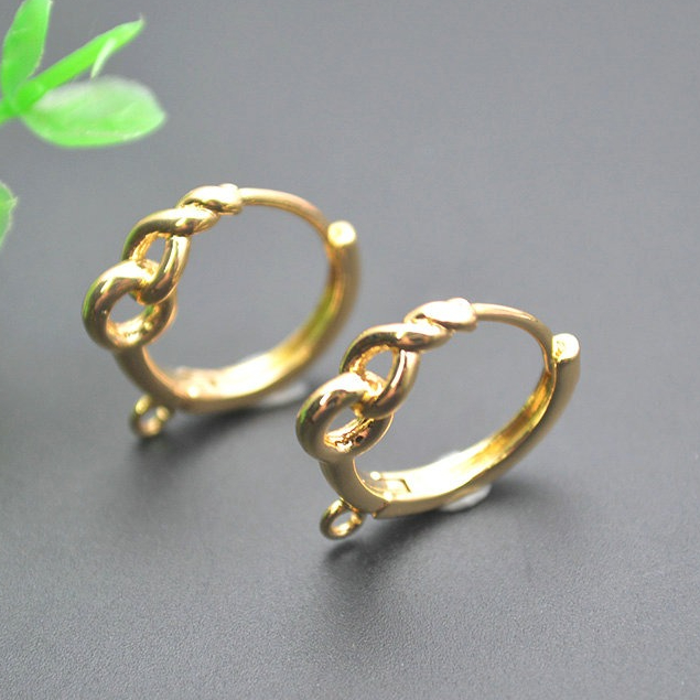 30 Stück gedrehte runde Kreis  – Hoop Earrings Bewertung und Preis